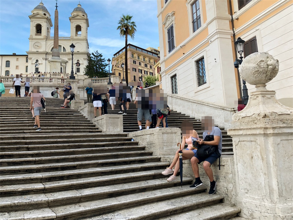 ローマ ローマの休日で有名な観光地 スペイン広場 うみうまブログ